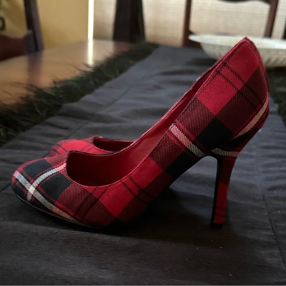 Delicious Women's Black and Red Plaid Heels - Picture 2 of 4